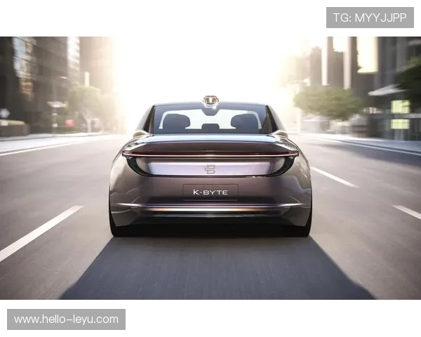 F1新赛季车队阵容大洗牌冠军之争再起波澜全球车坛格局生变风云激荡